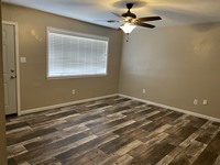 Living Room of property at 148 Cloverdale in Searcy, AR